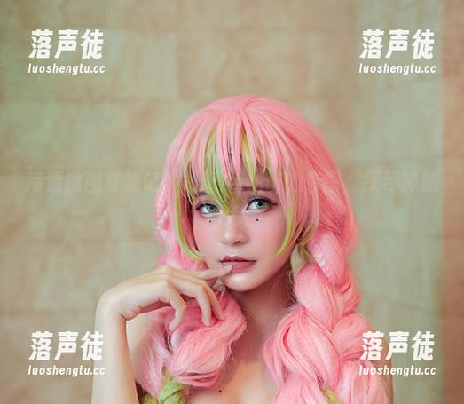 高清散图奇遇记：跟着Azami的套图，探寻神秘角落！