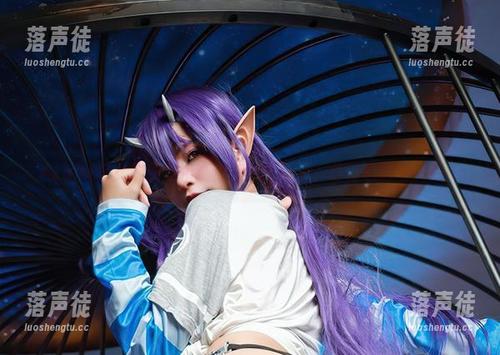 Azami修女最新特供：穿得像个偶像，信仰也跟着升级！
