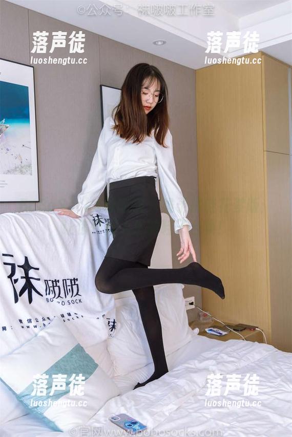 BoBoSocks袜啵啵 - 稚予挑鞋花絮版：让你怀疑人生的鞋子合集！