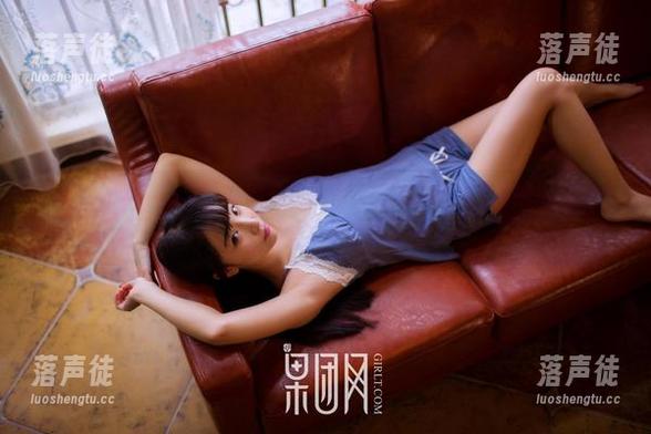 GIRLT果团网-龚玥菲 GIRLT果团网 - 龚玥菲的少女瞬间:高清原图似乎能捕捉到她心底那点点小悸动。