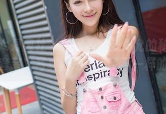 IMiss爱蜜社 – 轻松暴露张思允的秘密：一身套装，写真图册展示了不一样的她！