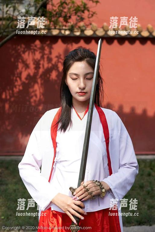 MiiTao蜜桃社-小魔女lily MiiTao蜜桃社 - 小魔女lily的独特视角:原图合集中的剧情真相暴露!