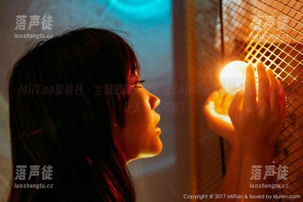 MiiTao蜜桃社-索菲娅Sophia MiiTao蜜桃社 - 全城热恋:索菲娅Sophia的高清美脚作品集,让人欲罢不能!