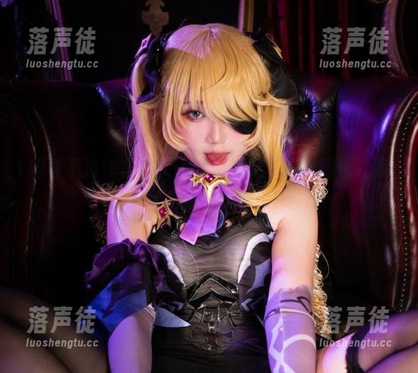 Sameki 同样不造作,Sameki的油亮写真原图也让我有种想收藏的冲动!