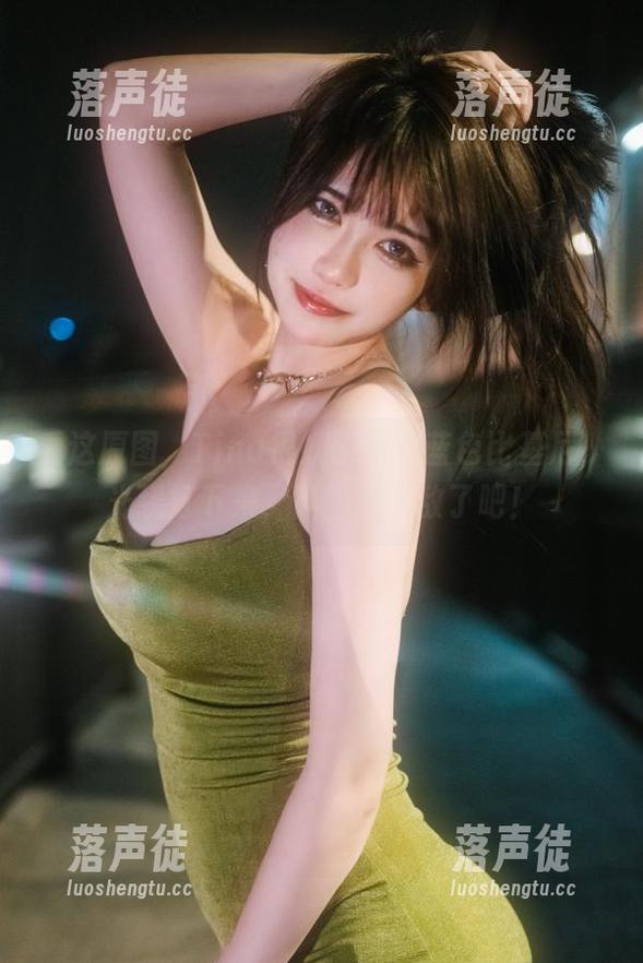 Tina很妖孽呀 看这原图,Tina很妖孽呀的蓝色比基尼,光线打下来,简直是无敌了吧!