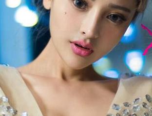 UGirls尤果网 – 定制空姐体验，飞Angelababy的作品带你飞翔天际！