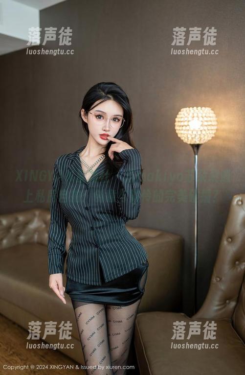 XINGYAN星颜社-makiyo苏朵朵 XINGYAN星颜社 - 当makiyo苏朵朵遇上私房自拍:创意与露怜的完美碰撞?
