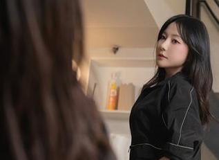 Xiuren秀人网 – 女仆与照片的奇遇：MOON嘉依小心心的原图更新，你绝对猜不到的精彩！
