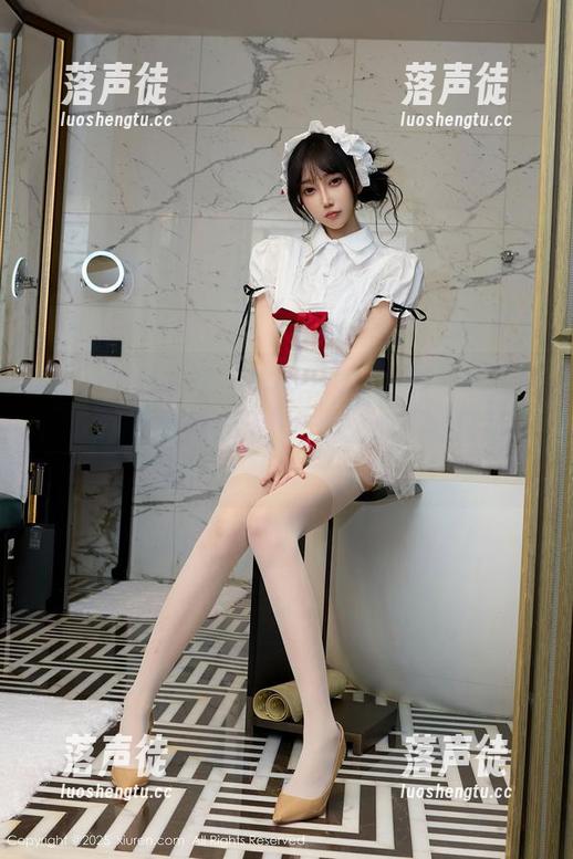 Xiuren秀人网 - sophie余冰的妹妹美图：下载前请准备好小心心，心跳加速有风险哦！