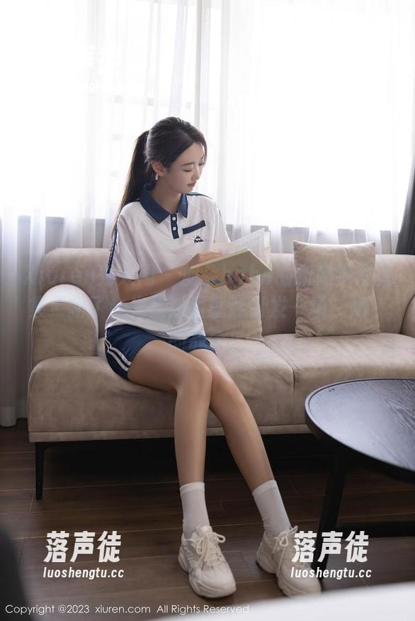 Xiuren秀人网-加朵babe Xiuren秀人网 - 加朵babe的新奶牛写真集更新了!光是封面就能引发一场‘奶’的战争!