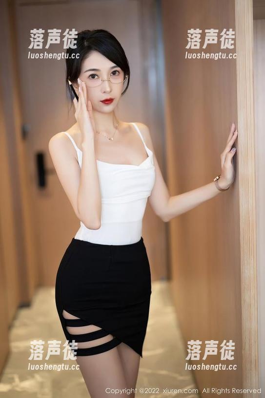 Xiuren秀人网 - 夏馨瑶水手服美图又更新这身材真是水灵灵的！