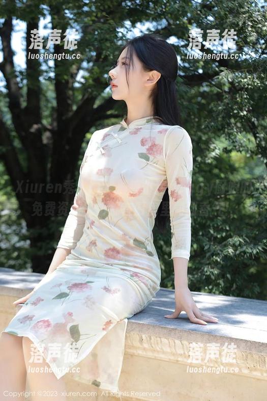 Xiuren秀人网 - 解锁小猪peggy厨娘的免费资源，仿佛在厨房里闻到香气！