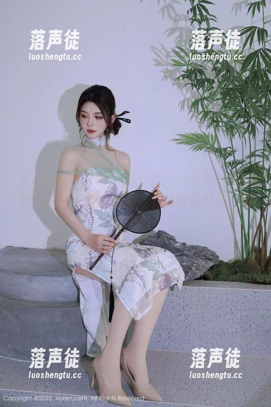Xiuren秀人网-朱可儿Flora Xiuren秀人网 - 朱可儿Flora职业装图包:这围巾真的好看,下载前先想想,你能搭得上?
