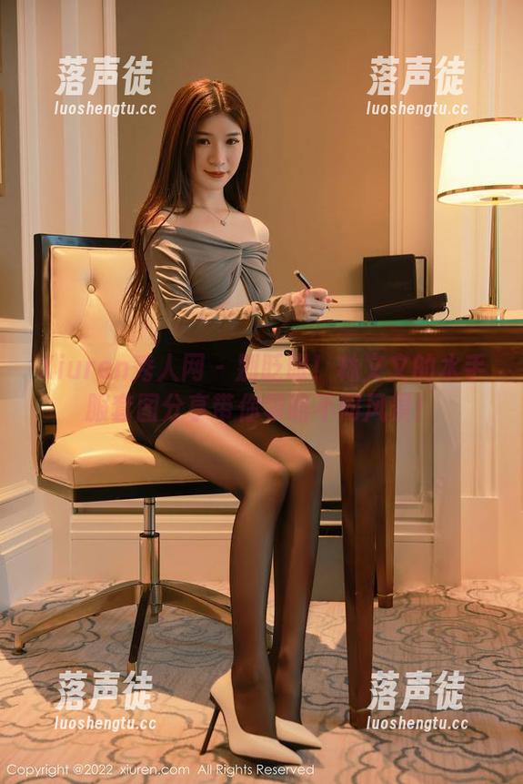 Xiuren秀人网 - 别眨眼！林文文的水手服套图分享带你领略不同风景！