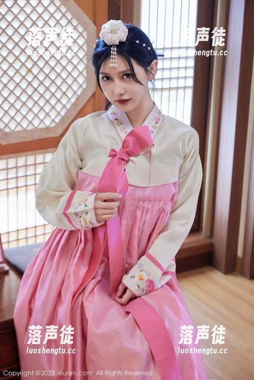 Xiuren秀人网-白白Alina Xiuren秀人网 - 在线白白Alina:美脚资源让你心动不已