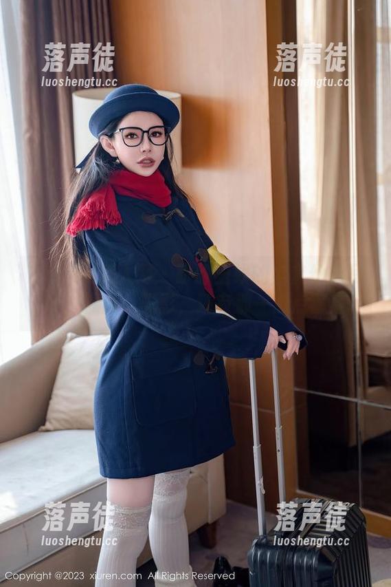 Xiuren秀人网-盼盼玉奴 Xiuren秀人网 - 盼盼玉奴的全套丝袜写真:温度、光影,还有那一点点害羞