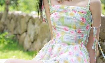 Xiuren秀人网 – “艾栗栗栗栗栗栗吖海边”写真集：高清浪漫，充满意外的假装