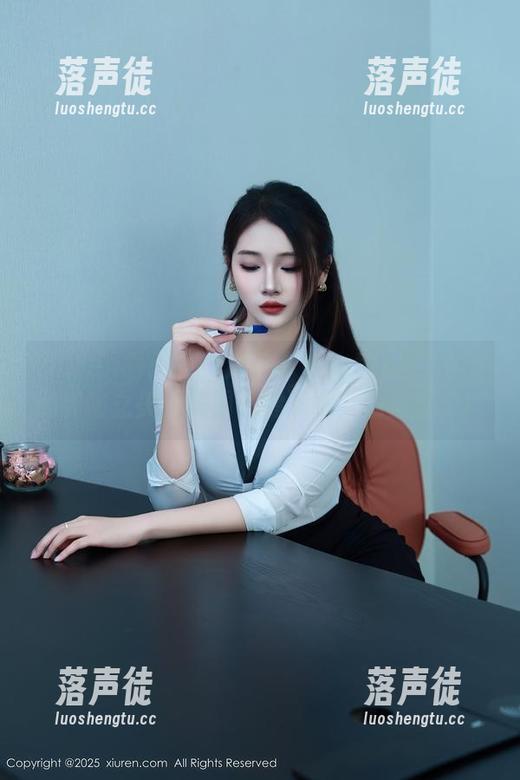 Xiuren秀人网 - 趁热拿铁latte与体操服的灵动之美，美图一键下载，别错过了！