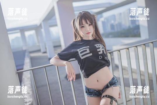 免费欣赏！Yoko宅夏的白丝夏日迷雾——眼睛不要眨