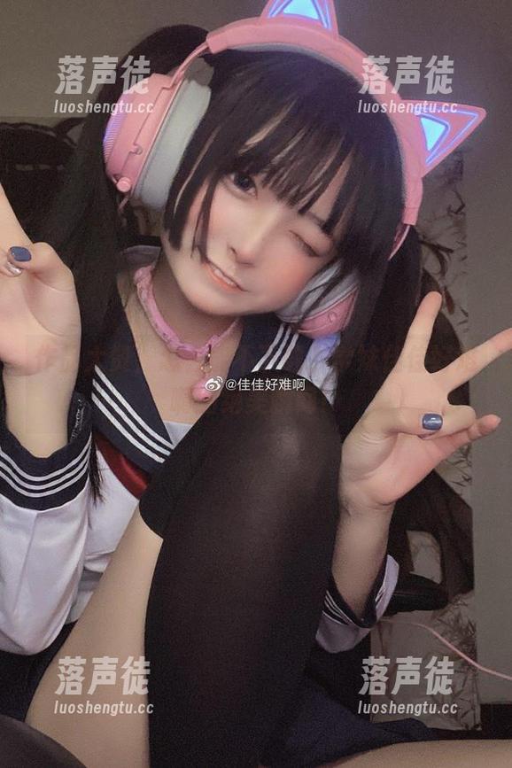 作品太赞，怎么能不下载？学妹佳佳好难啊的绝美瞬间！
