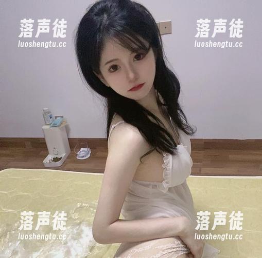 倦倦喵 少女倦怠与梦幻:倦倦喵的私拍,连阳光都懒得打招呼。