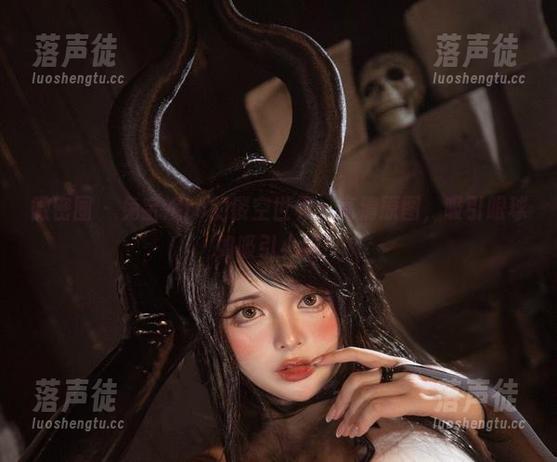 微密圈 - 兔宝妮to的镂空世界：高清原图，吸引眼球如吸引小狗！