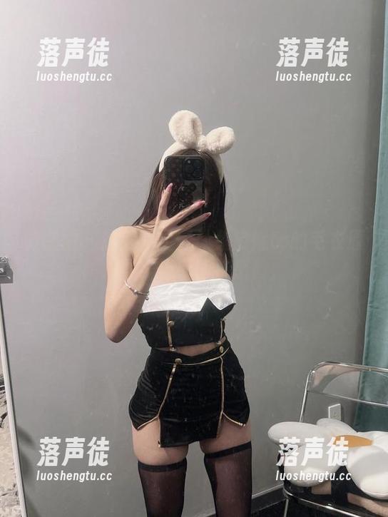 微密圈 - 这就是全套！兔宝妮to的毛衣原图，温馨即视感！