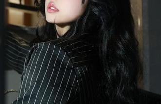 奈汐酱Nice的泳衣趣事：高清图片里藏着夏天的秘密！
