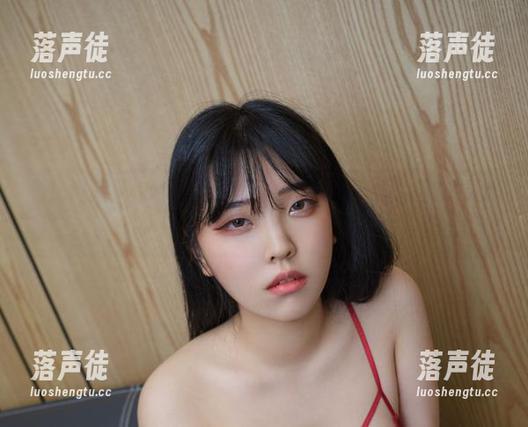 看！这就是宋哈娜(송하나)的长腿图集资源，直击灵魂的美丽！