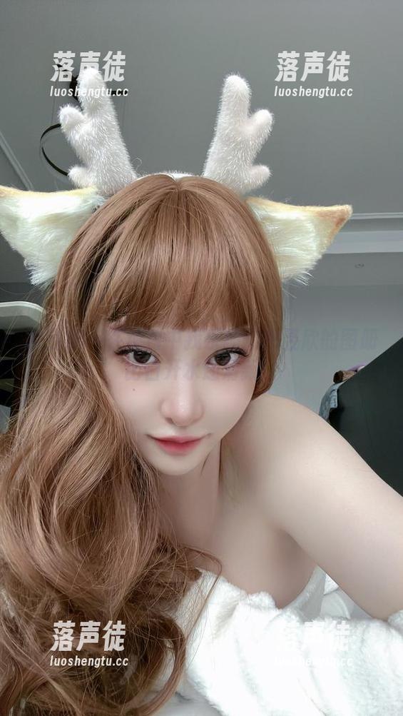 宋昱欣 微密圈 - 在纯白中找乐趣:宋昱欣的图册比白开水还清新!
