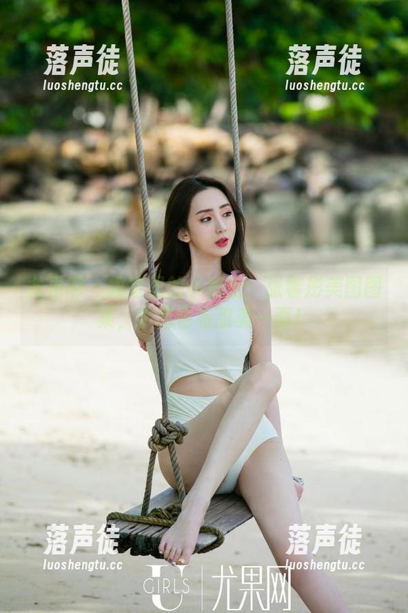 尤果网-张馨彤 尤果网 - 教室里的小秘密:张馨彤美图图集,学霸也有甜美一面!