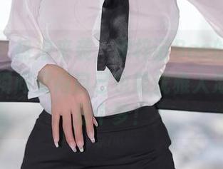 尤蜜荟 – 热浪来袭，宋梓诺Bee的泳装美图让你瞬间觉得自己也能优雅入海？果然是个梦！