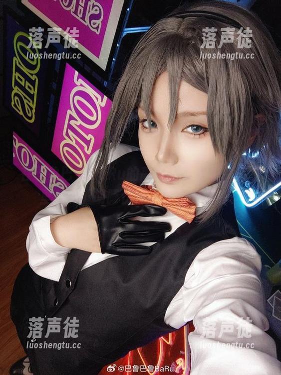 巴鲁巴鲁BaRu 在巴鲁巴鲁BaRu的高清写真集里,乌尔里希·冯·胡滕仿佛是时间的旅者。