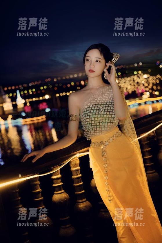 年年Nnian妖姬：精选原图，光影中的小秘密，快来瞧一瞧！