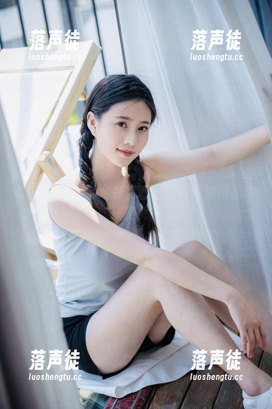 年年Nnian的牛仔裤图包：看我如何把素颜变女神