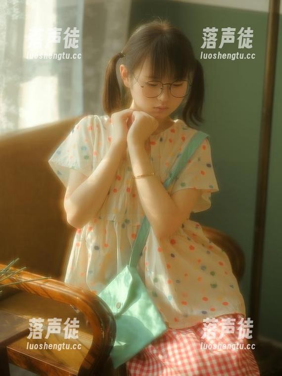 幼水铃衣 跟随幼水铃衣,踏上棉袜cos的下载之旅!