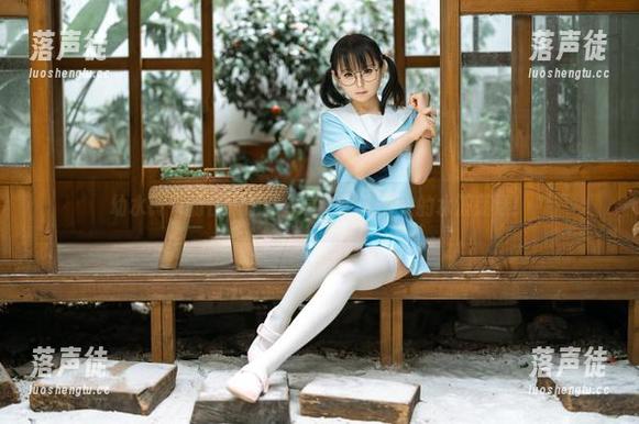 幼水铃衣 幼水铃衣的在线原图分享,梦浴少女的水波荡漾!