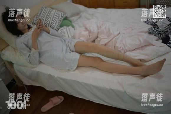 异思趣向-小六 异思趣向 - 小六的短裤与高清图片,完美演绎夏日的懒散气息。