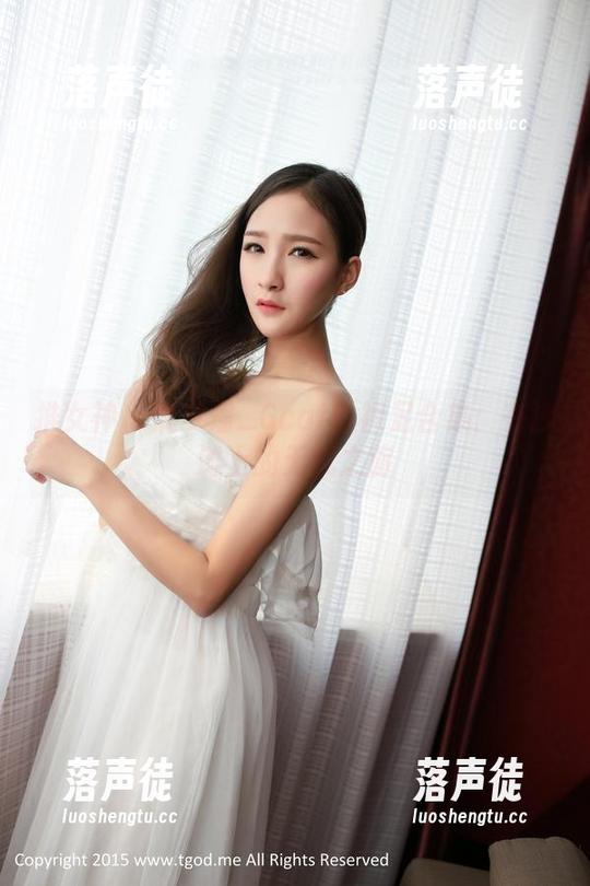 推女神-沈梦瑶_Gcat 推女神 - 沈梦瑶_Gcat的裸足合集:在沙滩上的无忧之旅