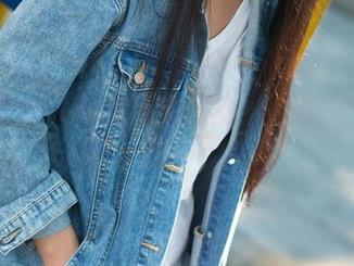 推女郎 – Lina的毛衣图库：就这件？下载的人居然不少！