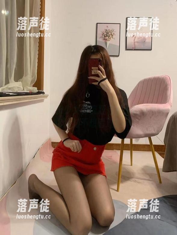 提袜少女 微密圈 - 提袜少女的疯狂自拍:这套作品你绝对不想错过!