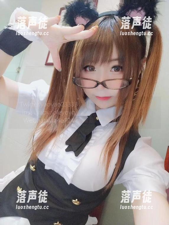 高清黑丝小恶魔！摇摇乐yoyo的图片真是让人眼前一亮