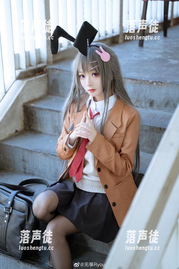 无筝ryou 无筝ryou泳装写真集:她在水中像条鱼,我在岸上像个咸鱼,真是人生巅峰了!