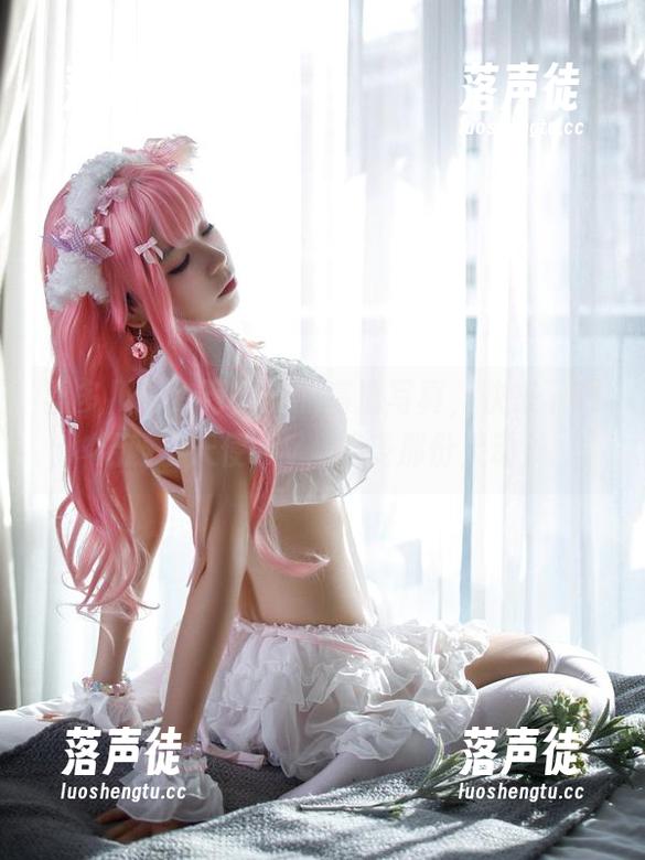 喜多川海梦万圣节的高清写真，快来下载无颜小天使wy，感受那份灵动！