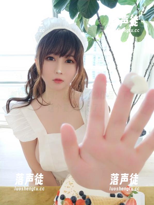 是依酱吖 抓住粉色瞬间:是依酱吖的作品,下载后这个夏天就她了!