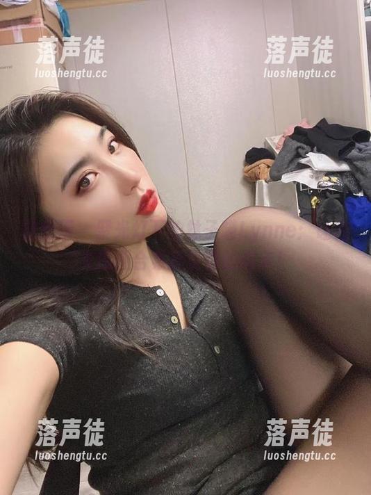 林子喵Lynne 微密圈 - 聚光灯下的林子喵Lynne:让内衣原图合集拯救你的周末!