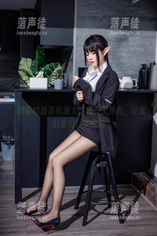 桜桃喵 桜桃喵的盛夏制服大揭秘:无圣光,让我们看见真实的她