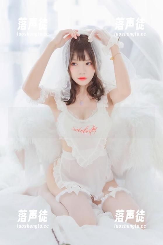 桜桃喵的写真集：当刻晴与微风碰撞，瞬间心动！