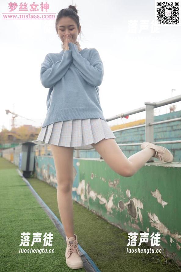 梦丝女神-晓晓 梦丝女神 - 晓晓的户外写真,一场定制的梦境之旅