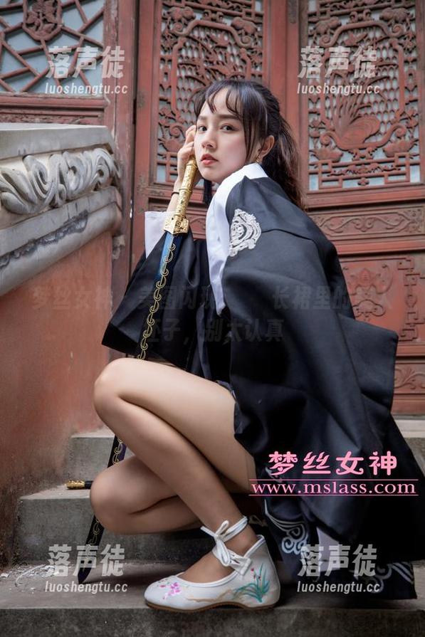 梦丝女神-玥玥 梦丝女神 - 美图闪现:玥玥长裙里的美人坯子,别太认真